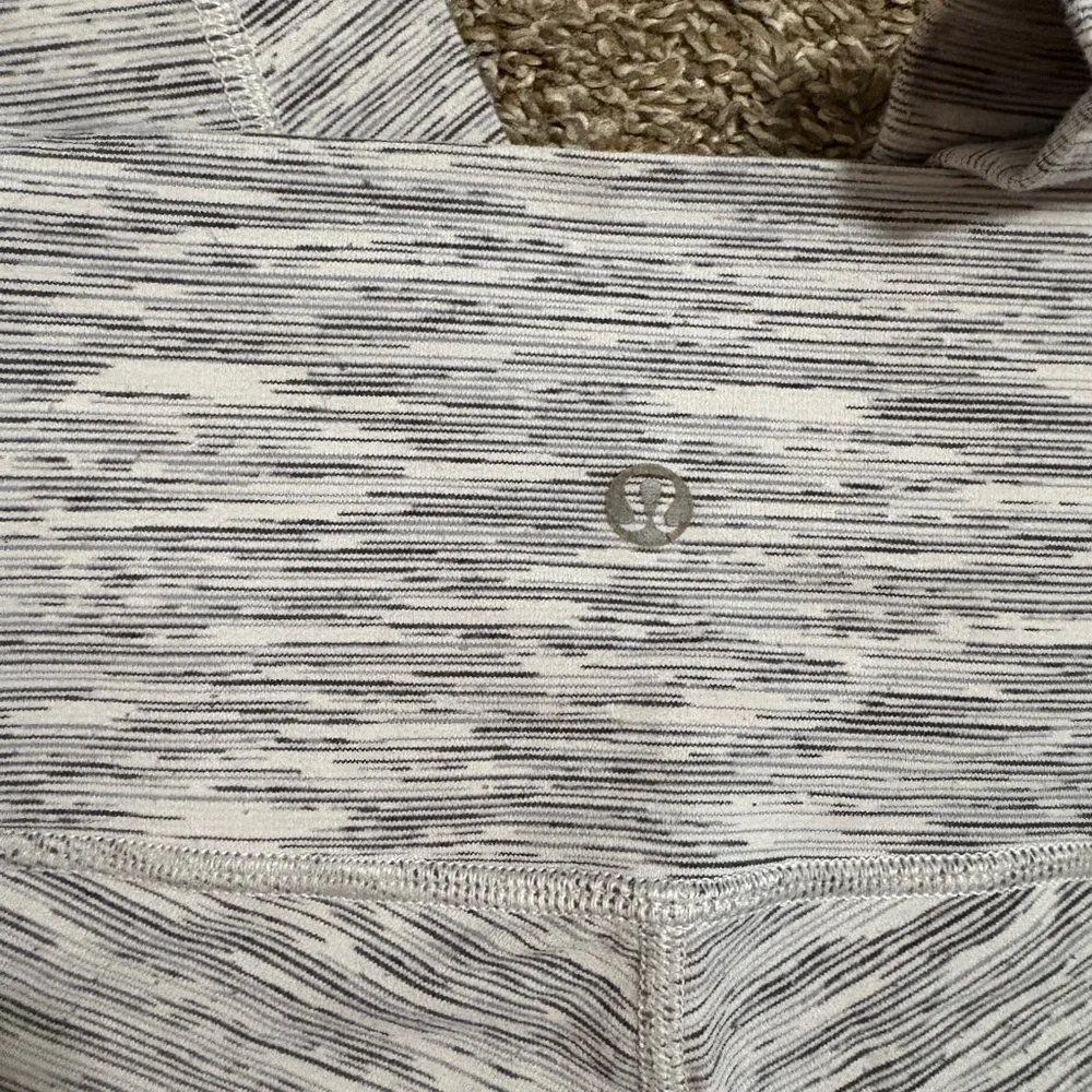 Lululemon Athletica Light Gray Leggings - Picture 5 of 6